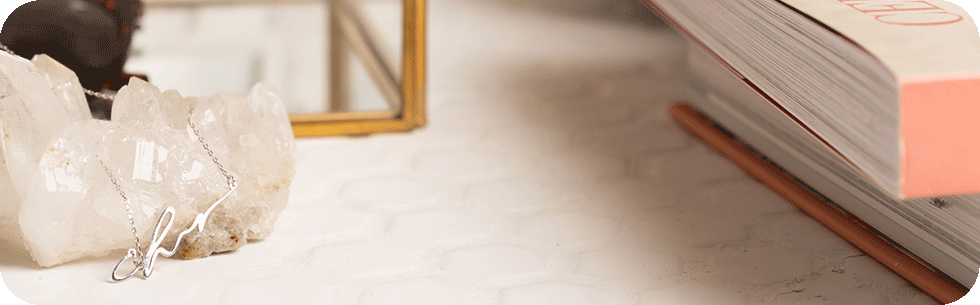 四季を通してあなたを見守るジュエリーの物語