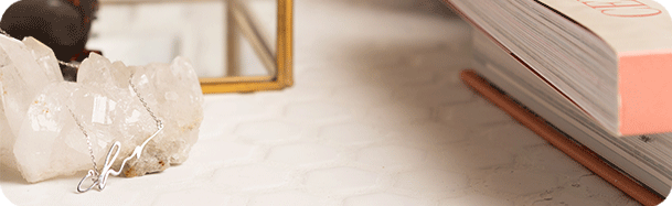 四季を通してあなたを見守るジュエリーの物語